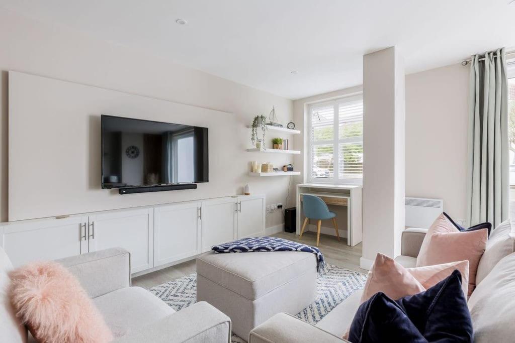 Modern 2 Bed, Cliff Top & Parking, F6 Bournemouth Esterno foto