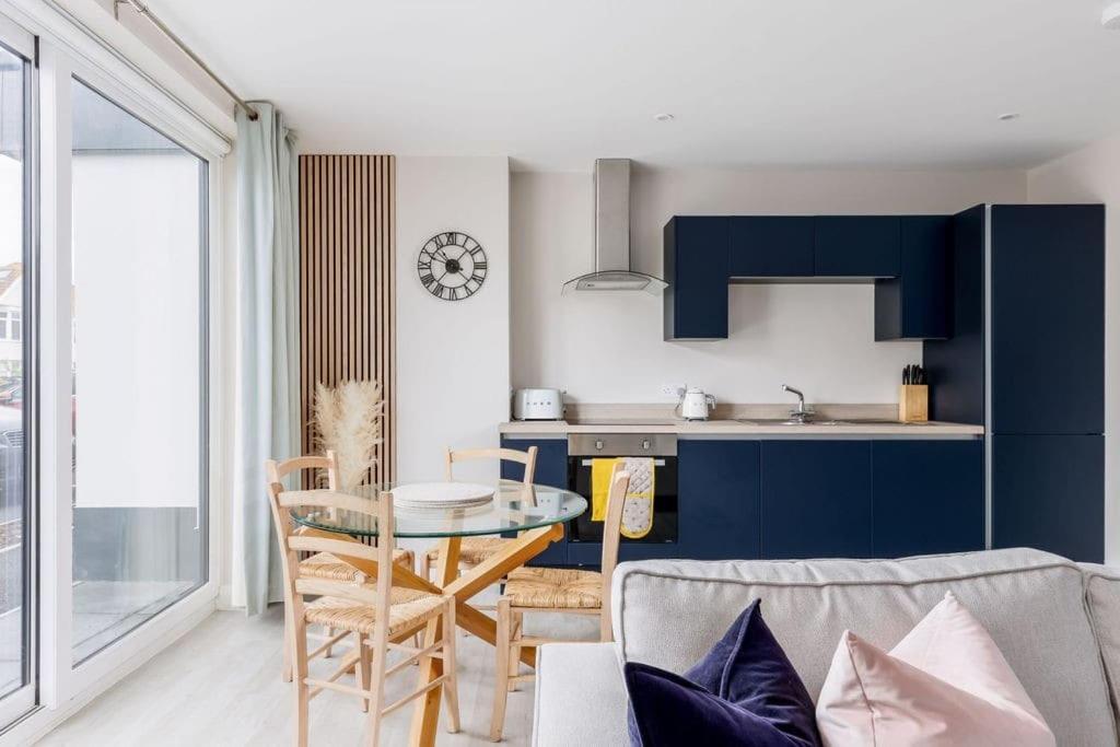 Modern 2 Bed, Cliff Top & Parking, F6 Bournemouth Esterno foto