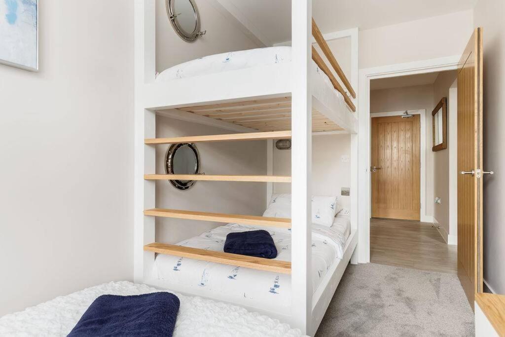 Modern 2 Bed, Cliff Top & Parking, F6 Bournemouth Esterno foto