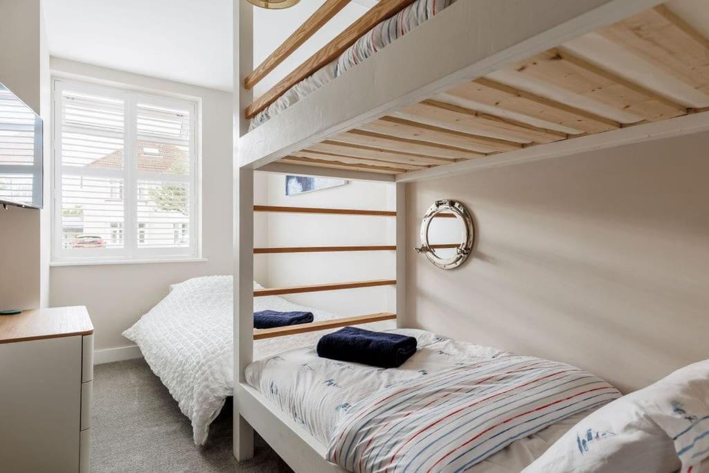 Modern 2 Bed, Cliff Top & Parking, F6 Bournemouth Esterno foto