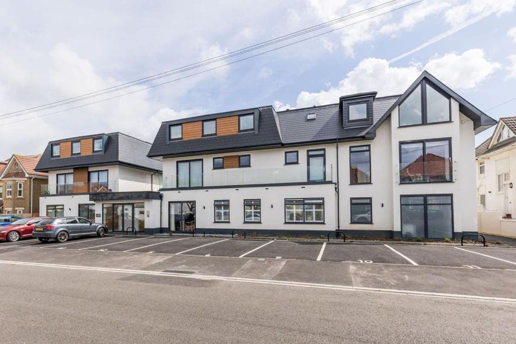 Modern 2 Bed, Cliff Top & Parking, F6 Bournemouth Esterno foto
